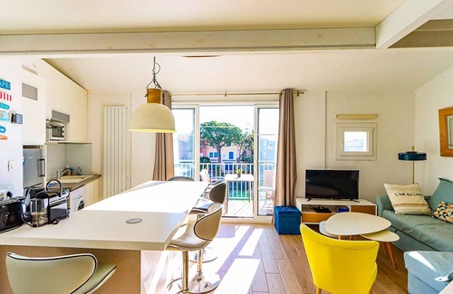Port Grimaud Apartment | Modern 2-Room Apartment in Port Grimaud with Balcony