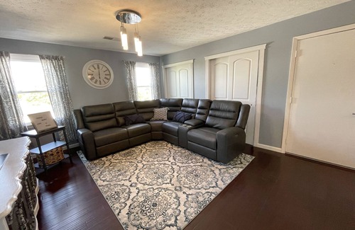 Monroe Apartment | Pet-Friendly 2 Bedroom with King Bed and Washer/Dryer