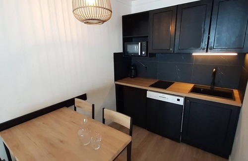 Valfrejus Apartment | Renovated 2-Room Apartment for 4, Prime Location in Modane near Slopes and Shops