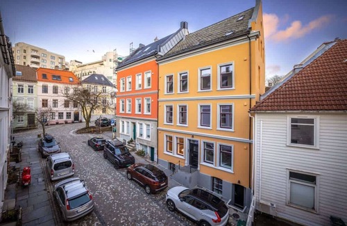 Bergen City Centre Apartment | Modern Hotel Near Bryggen with SMART TV & Family Amenities