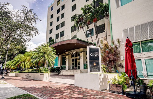 Coconut Grove Apartment | Stunning Oceanfront Private Unit in Coconut Grove Hotel