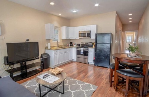Near East Side House | Modern 2BR/2BA Retreat Near Downtown with Spa & Breakfast