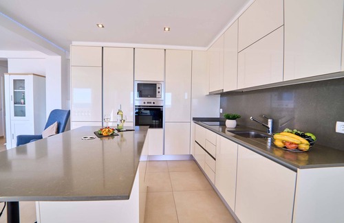 Cavacos Apartment | Beachside Apartment with 2 Bedrooms and Amazing Amenities
