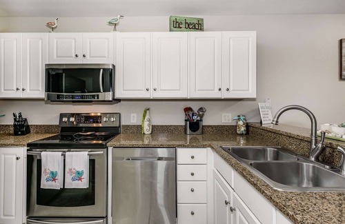 Innerarity Townhomes House | Renovated 2BR Townhome with Views & Community Pool Access