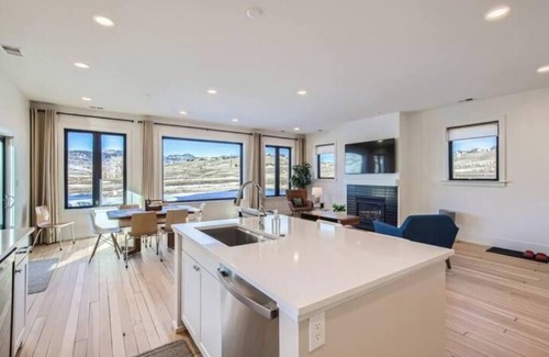 Leyden House | Renovated 3 BDR Army Barracks