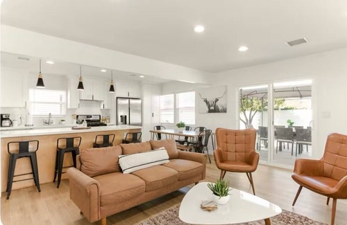 Westmont House | Renovated 3 Bedroom Gem with Game-room and Hot Tub