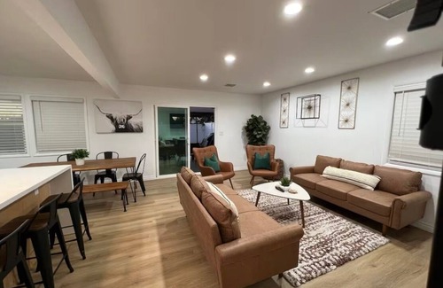 Westmont House | Renovated 3 Bedroom Gem with Game-room and Hot Tub