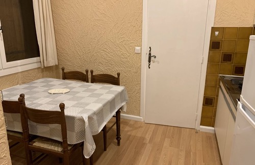 Allos Apartment | Cozy 35m² Studio with Separate Kitchen - Family & Pet Friendly