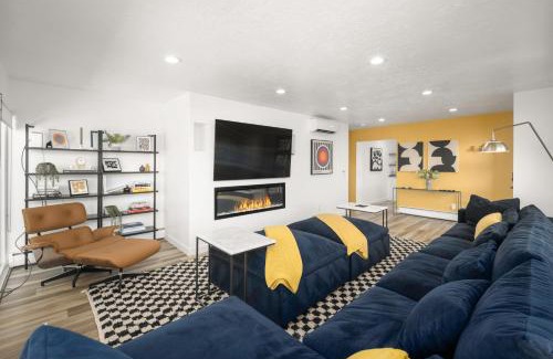 Capitol Hill Apartment | Cozy Nights & City Views in a 4-Star Family Oasis