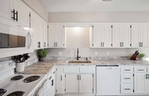 Brooklyn Park House | Renovated 3BR Retreat with Pool & Central Access