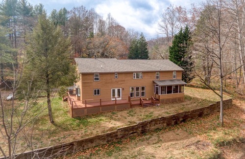 Kellysville Cabin | Family-Friendly 4BR Lodge in Giles Co: Fishing & Hiking Fun