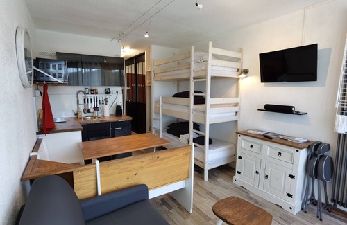 Villard-de-Lans Apartment | Charming 5-Person Studio with Lake View & Breakfast Included