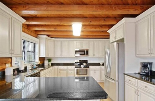 Prosperity Church Road House | Renovated 5BR Cabin with Game Room for Family Fun