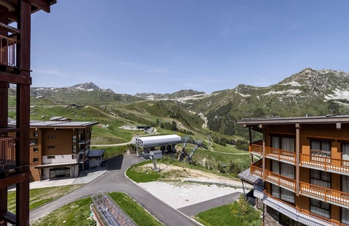 Arc-2000 Apartment | Cozy Apartment Les Arcs 2000 with Spa & Breakfast for 6
