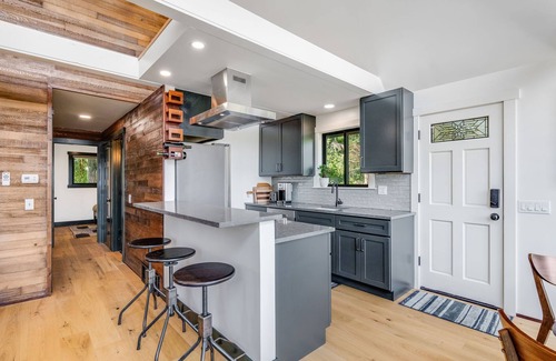 South Colby House | Renovated A-frame with Ocean View and Pool Access