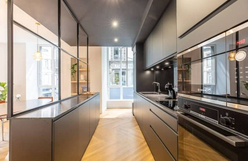 Clermont Ferrand City Centre Apartment | Renovated Apartment Near Cathedral with Breakfast Included
