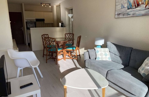 Le Moulleau Apartment | Renovated Apartment with Terrace in Moulleau Center