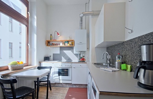 Mitte Apartment | Renovated Apartment with Kitchen, Pet-Friendly & Family-Ready