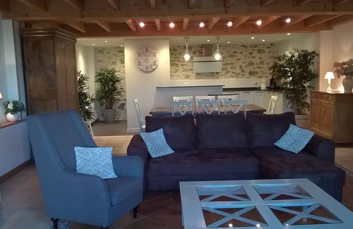 Saint-Mathurin Cottage | Renovated Barn Retreat in Saint-Mathurin - Rated 9.8/10
