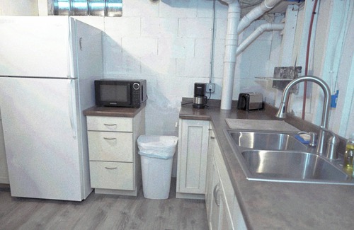 Independence House | Exceptional Basement Retreat at Daddy Roy's Bed & Vintage