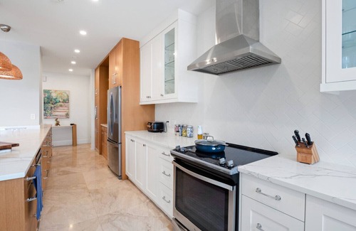 Nassau Apartment | Oceanfront 3 BR Condo Steps from Baha Mar Amenities