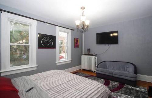 Lower East Side Apartment | Pet-Friendly Retreat at Renovated Brady St. Classic Hotel