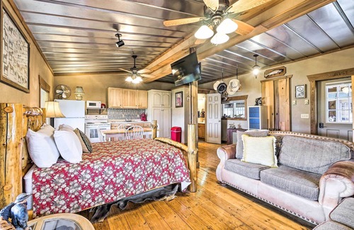 Perrysville Apartment | Quaint Bunkhouse on Scenic 12-Acre Horse Farm