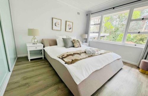 Roseville House | Cozy Renovated House Near Station - Pet & Child Friendly
