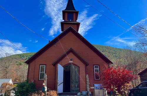 West Dummerston House | Renovated Church Sanctuary: Ski, Swim, and Gather with Ease
