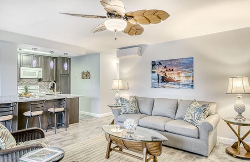 Hanamaulu Condo | Oceanfront Condo with Pool, Hot Tub & Incredible Views