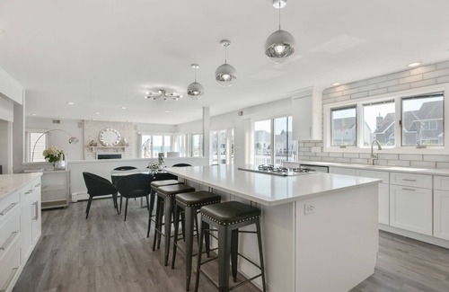 Point Pleasant - Toms River House | Contemporary Retreat with Bay Views and Inviting Pool