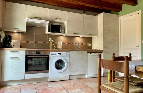 La Chevallerais Cottage | Gite La Chevallerais: Guest Rated 10/10 with Spa & Kitchen