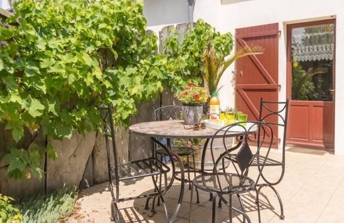La Chevallerais Cottage | Gite La Chevallerais: Guest Rated 10/10 with Spa & Kitchen