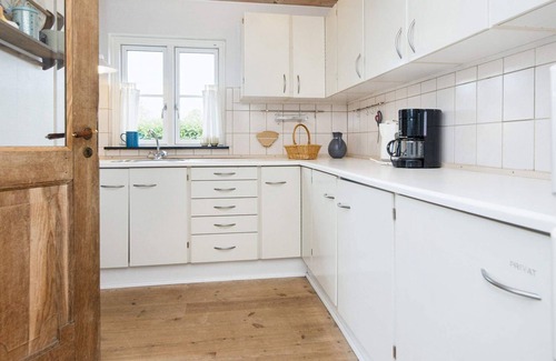 Hvidbjerg Strand House | Family-Friendly Holiday Home for 5 in Borkop