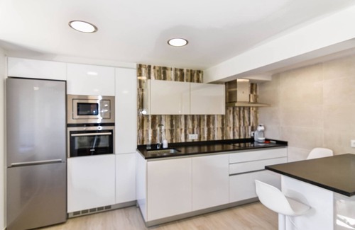 Monte Villa | Cozy House with Sea Views and Family-Friendly Amenities
