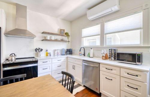 Belmont Apartment | Renovated Craftsman - Fast Wifi - WalkScore 95