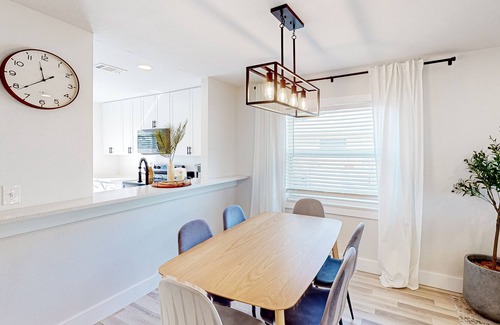 Bay Acres House | Perfect Duplex Near Beach with Pet Welcome & Central AC