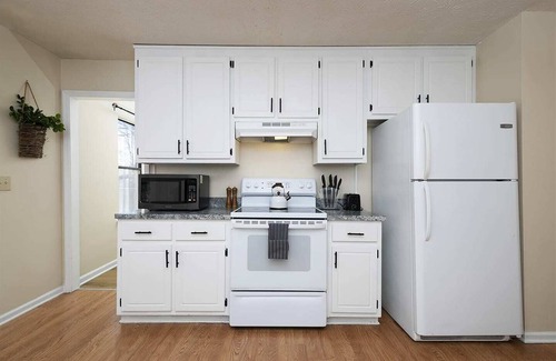 Lithia Springs House | Renovated Farmhouse Retreat Near Six Flags - 10/10 Rating