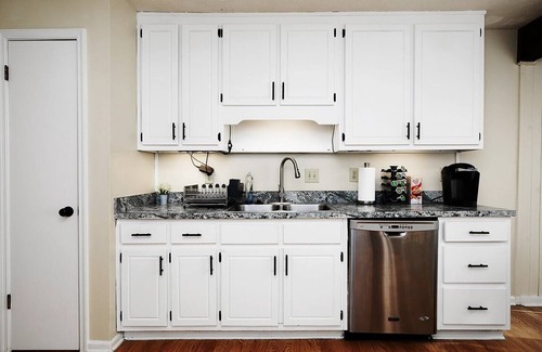Lithia Springs House | Renovated Farmhouse Retreat Near Six Flags - 10/10 Rating