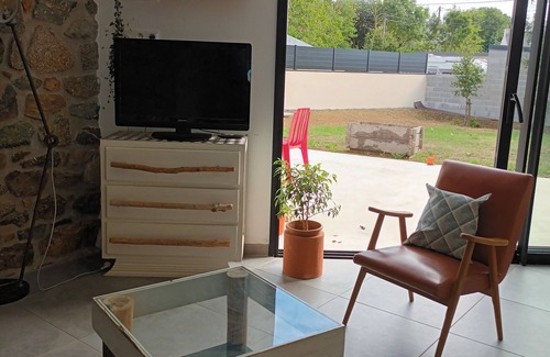 Coetmieux House | Beautiful Renovated Farmhouse with Ocean View & Pool