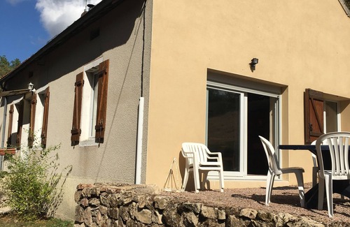 Vauclaix Cottage | Charming Renovated Farmhouse with Pool & Scenic Views