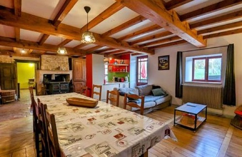 Mauvages House | Renovated Farmhouse Retreat with Scenic Lake and Ocean Views