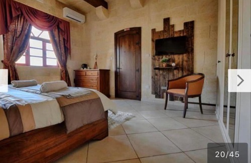 Nadur Villa | Renovated Farmhouse Retreat with Pool, Gym & Jacuzzi