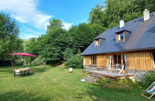 Germs-sur-l'Oussouet House | Renovated mountain barn
