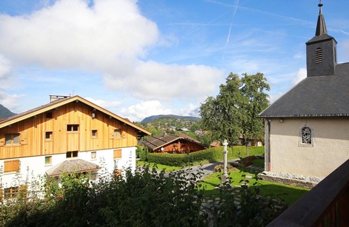 Les Carroz-d'Araches Apartment | Spacious Apartment Les Carroz d'Araches for 12 Guests