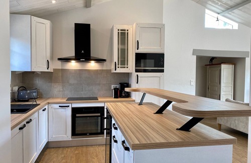 Les Moutiers-en-Retz Cottage | Gite Les Moutiers-en-Retz: Ideal for Families and Pets
