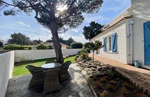 Les Moutiers-en-Retz Cottage | Gite Les Moutiers-en-Retz: Ideal for Families and Pets