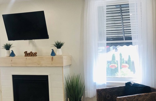 Port Stanley Apartment | Renovated, fully furnished, beautifully decorated, located in the heart of Port!