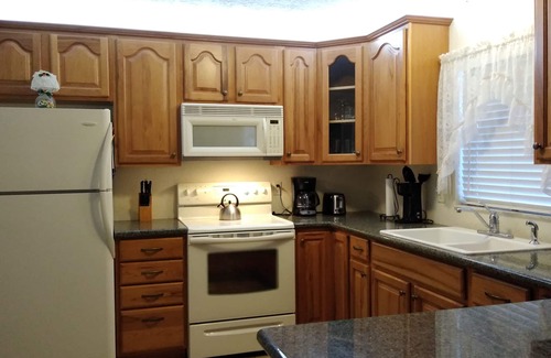 Sebring Apartment | Perfect Retreat in Sunny Sebring with Pool & Spa Access
