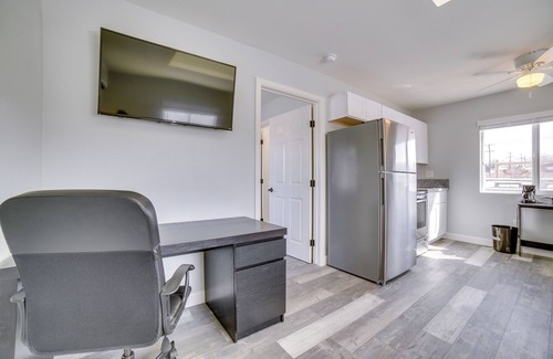Hawthorne Apartment | Renovated Hawthorne Apartment Near Museums & Dining!
